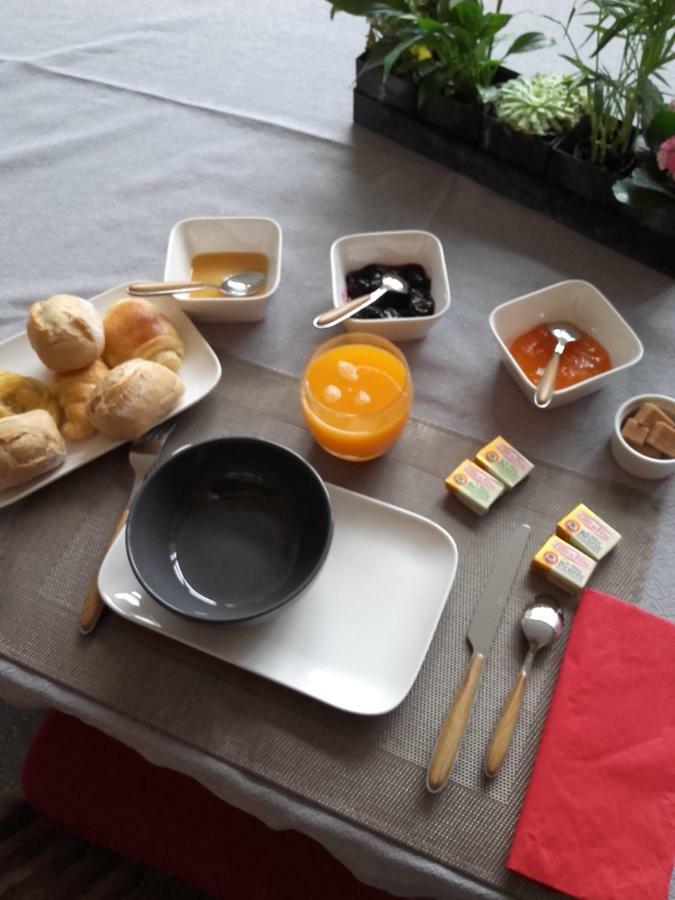 Chambre D'Hotes Les Ecuries เลอม็องส์ ภายนอก รูปภาพ