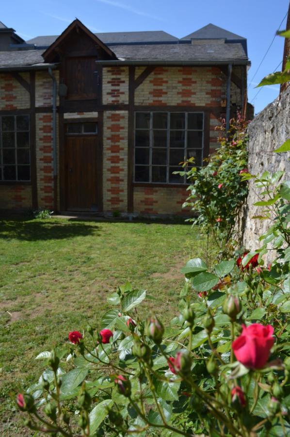 Chambre D'Hotes Les Ecuries เลอม็องส์ ภายนอก รูปภาพ